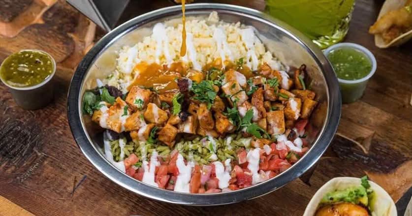 *POLLO AL CARBON BURRITO BOWL