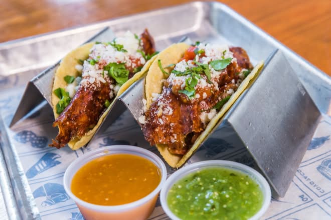 *POLLO ALAMBRE TACOS