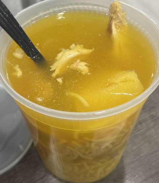 Sopa de Pollo Jumbo*