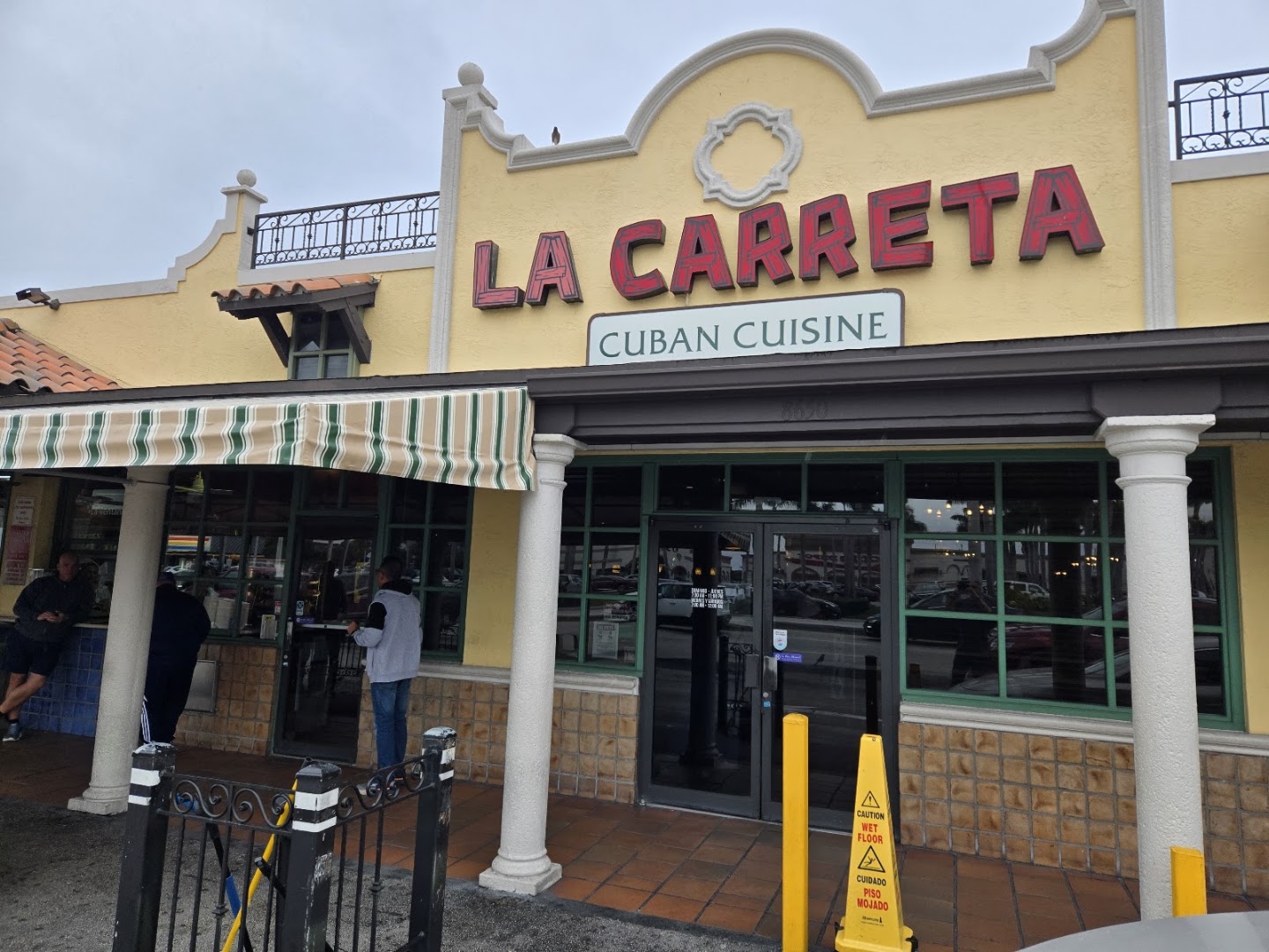 La Carreta — storefront