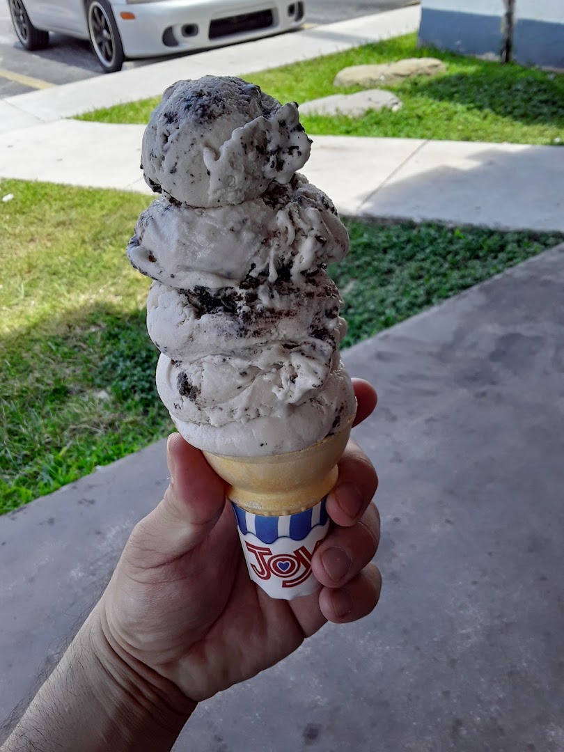 Redland's Ice Cream & Bakery — a dish as served